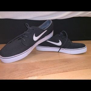 Nike Men's SB Zoom Stefan Janoski